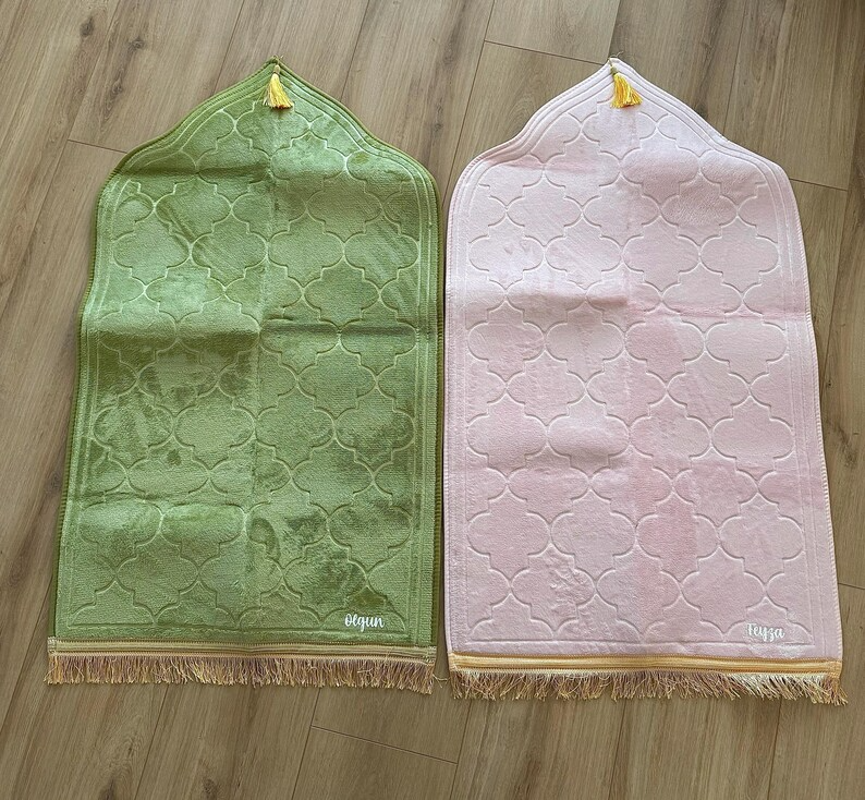 Personalisierte Gebetsmatte mit Namen aus Vinyl | Nikah-Geschenk | Eid-Geschenk | Individuelle Gebetsmatte | Islamisches Geschenk